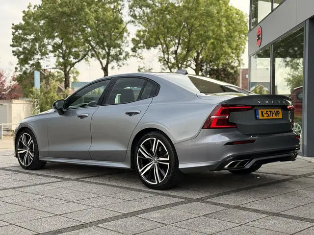 Volvo S60 2.0 B3 Aut. 163pk MHEV R-Design 2021 Benzine 4