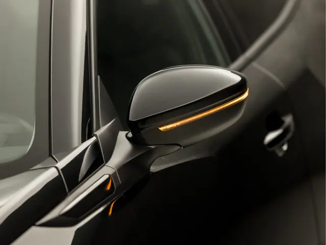 Peugeot 2008 1.2 PureTech Allure Sport 2021 Benzine 31