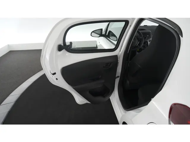 Peugeot 108 1.0 e-VTi Active 2020 Benzine 37
