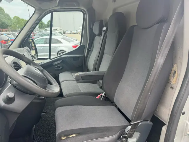 Renault Master T35 2.3 dCi L3H2 Energy 2018 Diesel 17