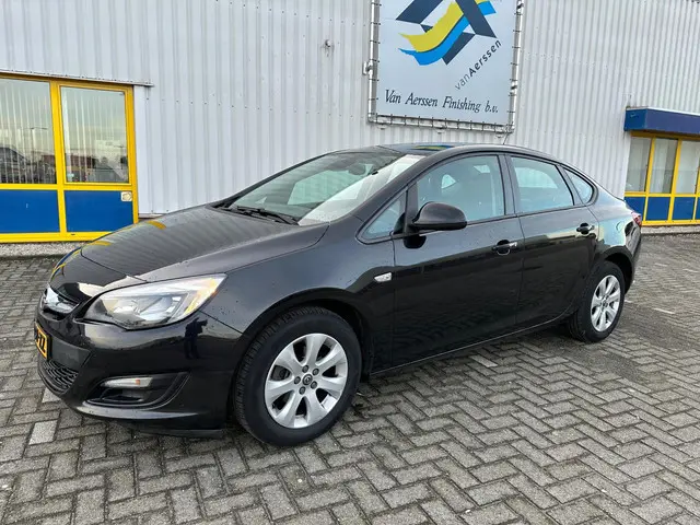 Opel Astra NOTCHBACK BA2H4EHTA5 2014 Benzine 2
