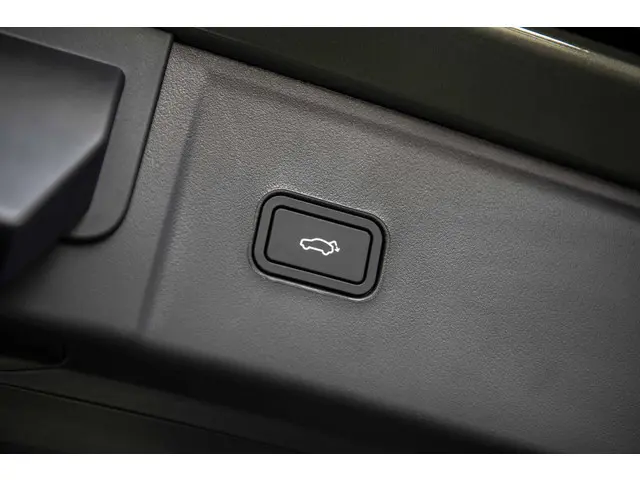 Lynk & Co 08 1.5 More 2025 Hybride Benzine 31