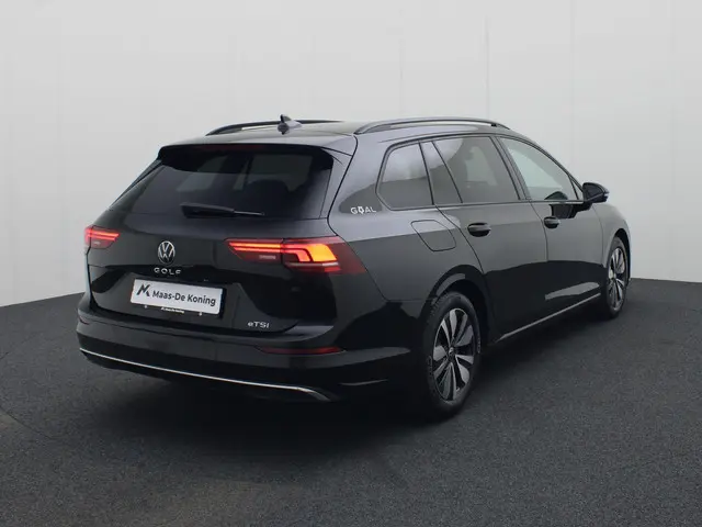 Volkswagen Golf 1.5eTSI/150PK Goal DSG 2024 Benzine 2