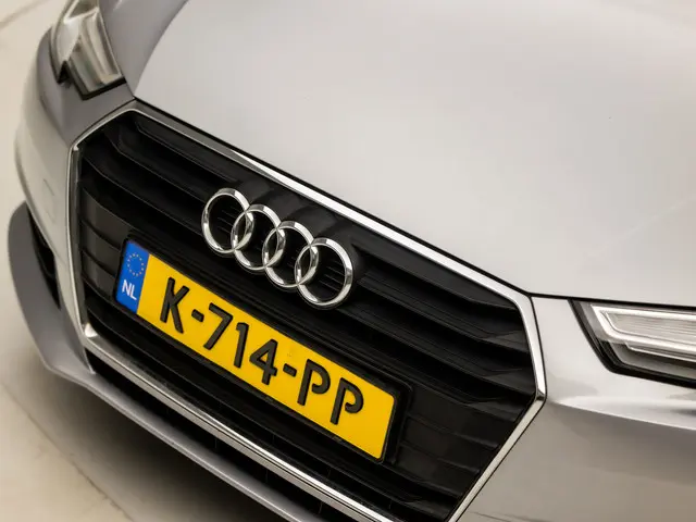 Audi A4 Limousine 1.4 TFSI Sport 2016 Benzine 32
