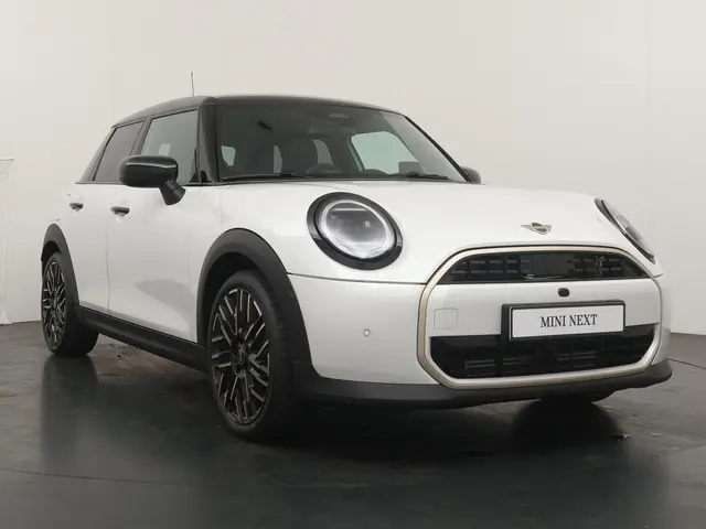 MINI 5-Deurs Cooper C 2026 Benzine 7