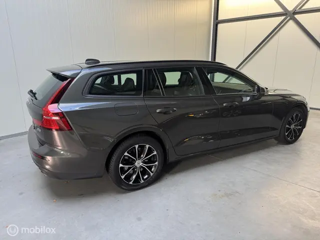 Volvo V60 2.0 B3 Momentum Business automaat 2022 Benzine 6