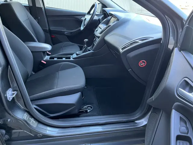 Ford Focus Wagon 1.0 Trend Edition 2015 Benzine 23