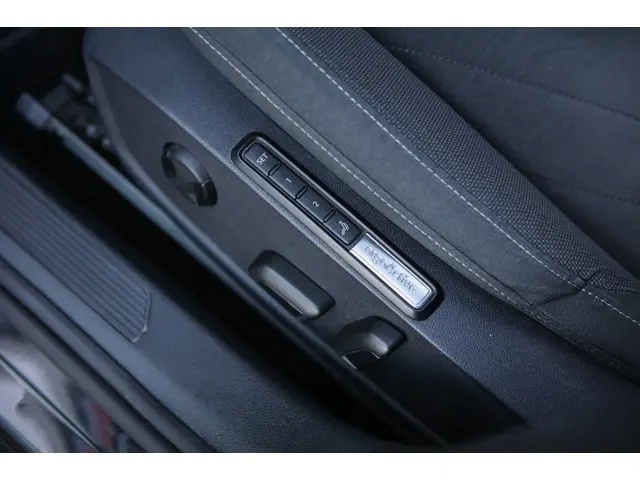 Volkswagen Golf 1.5 eTSI Style | Pano | Massage | 2020 Benzine 5