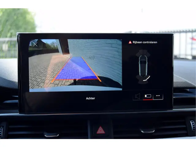 Audi A4 Avant 40 TFSI quattro S edition 2022 Benzine 27