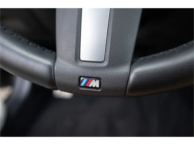 BMW 3 Serie Touring 320i M Sport Edition 2019 Benzine 28