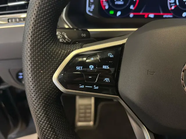 Volkswagen Tiguan 1.5 TSI R-Line Business 2023 Benzine 16