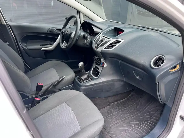 Ford Fiesta 1.25 Champion 2013 Airco NAP APK 2013 Benzine 9