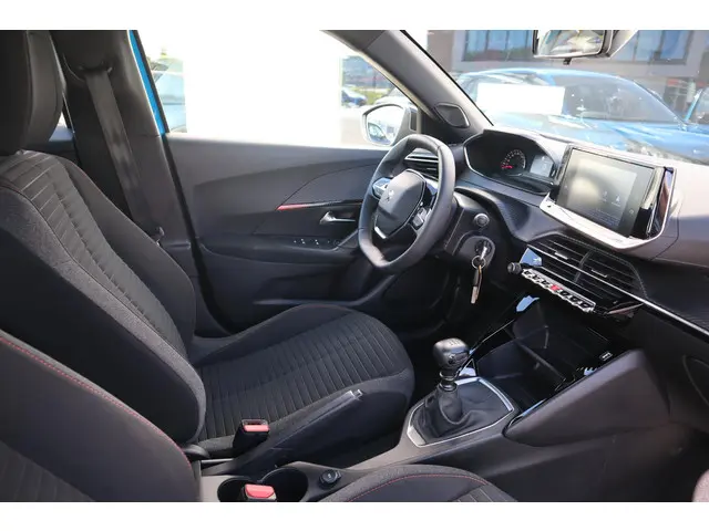 Peugeot 2008 1.2 PT 130 PK VISION-PACK 2023 Benzine 24