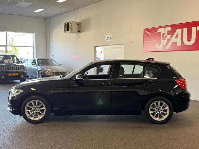 BMW 1 Serie 116i 2019 Benzine 2