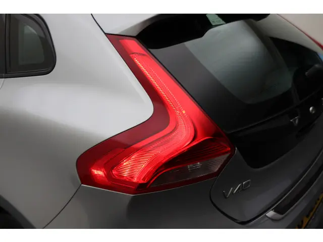 Volvo V40 Cross Country 1.6 T4 Summum 2014 Benzine 27