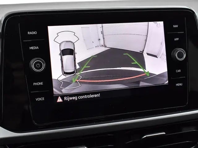 Volkswagen T-Roc 1.5 TSI 150pk DSG Life 2023 Benzine 7