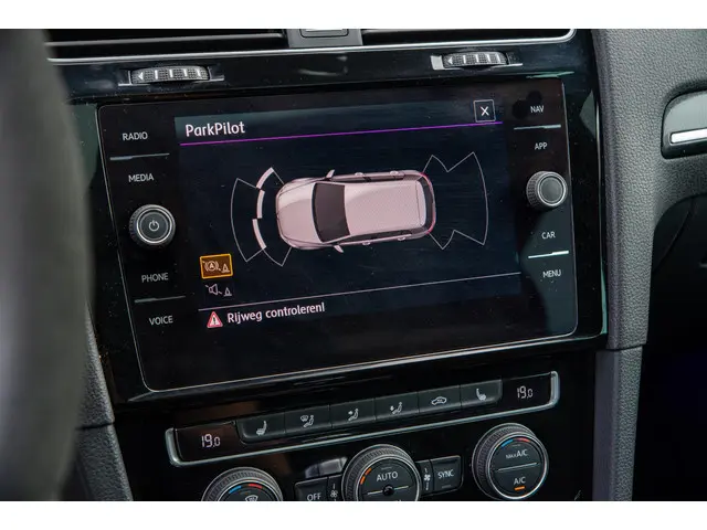 Volkswagen Golf 2.0 TSI 4Motion R 2017 Benzine 20