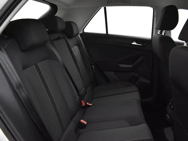 Volkswagen T-Roc 1.5 Tsi 150pk DSG Life 2023 Benzine 8