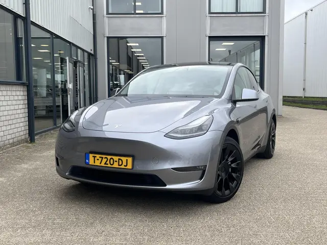 Tesla Model Y Long Range AWD 75 kWh 2023 Elektrisch 70