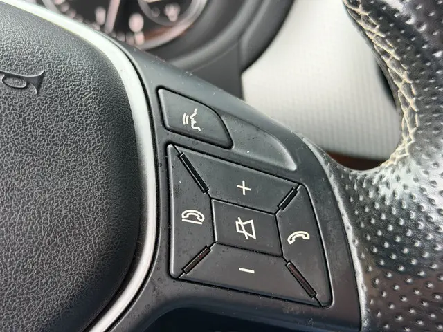 Mercedes-Benz B-Klasse 180 Prestige 2014 Benzine 31