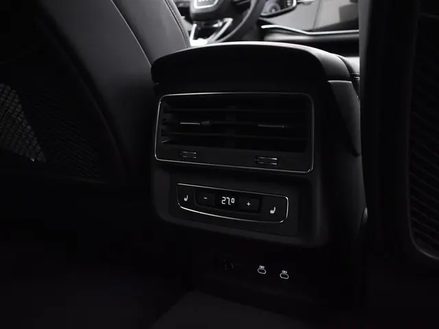 Audi Q8 Pro Line S 55 TFSI e 394 PK 2025 Hybride Benzine 13