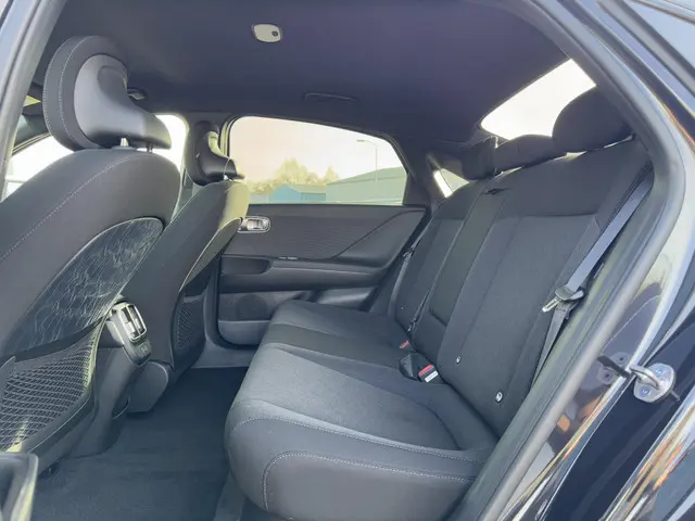 Hyundai IONIQ 6 Connect 77.4 kWh 2025 Elektrisch 12