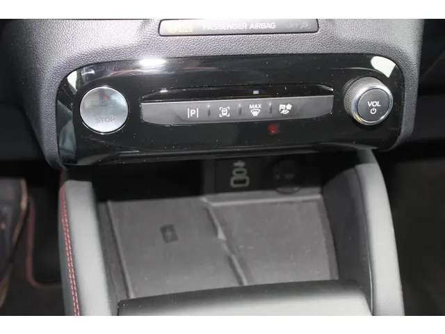 Ford Kuga 2.5 PHEV ST-Line 2025 Hybride Benzine 10