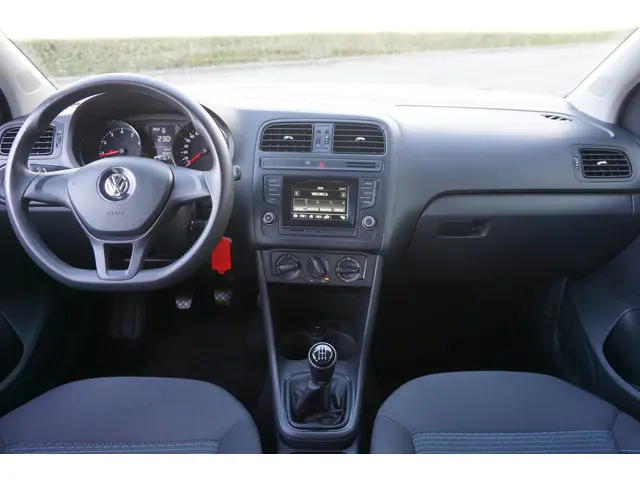 Volkswagen Polo 1.0 Comfortline Edition 2016 Benzine 8