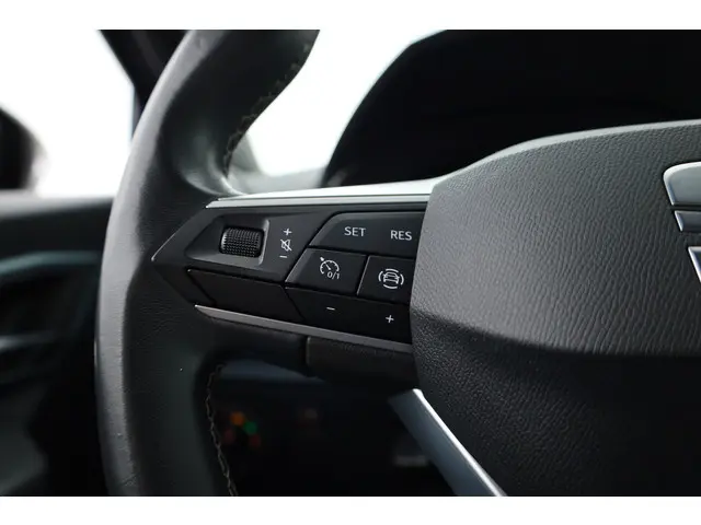SEAT Arona 1.0 TSI Xperience 2022 Benzine 10