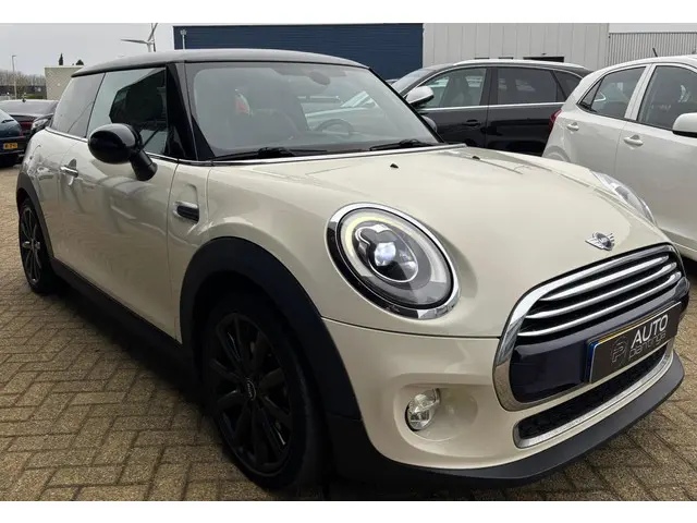 MINI Cooper 1.5 Chili Business 2015 Benzine 2