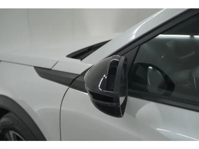 Peugeot 2008 PureTech 130 EAT8 Allure 2023 Benzine 20