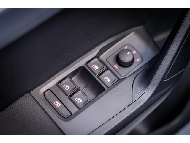 SEAT Ibiza Hatchback FR 1.5 Zwart Pano 2025 Benzine 31