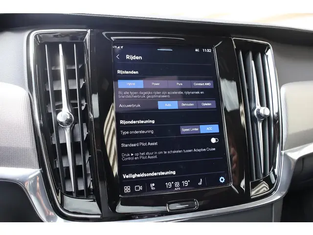 Volvo S90 T8 AWD Ultimate Dark 2024 Hybride Benzine 47