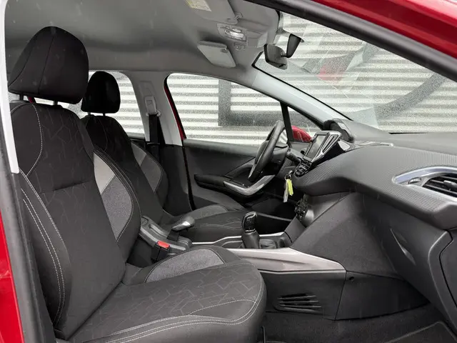 Peugeot 2008 1.2 PureTech Blue Lion 2017 Benzine 8