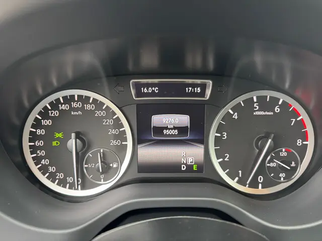 Infiniti Q Q30 1.6t 115kW Luxe 2016 Benzine 15