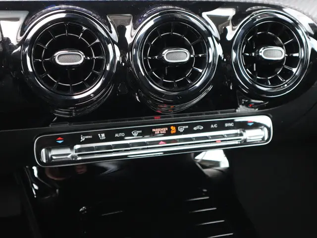 Mercedes-Benz A-Klasse 180 Star Edition 2025 Benzine 17