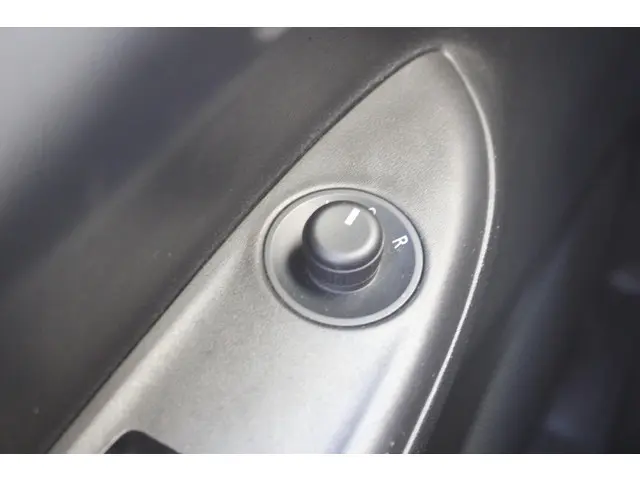 Opel KARL 1.0 Rocks Online Edition 2019 Benzine 26