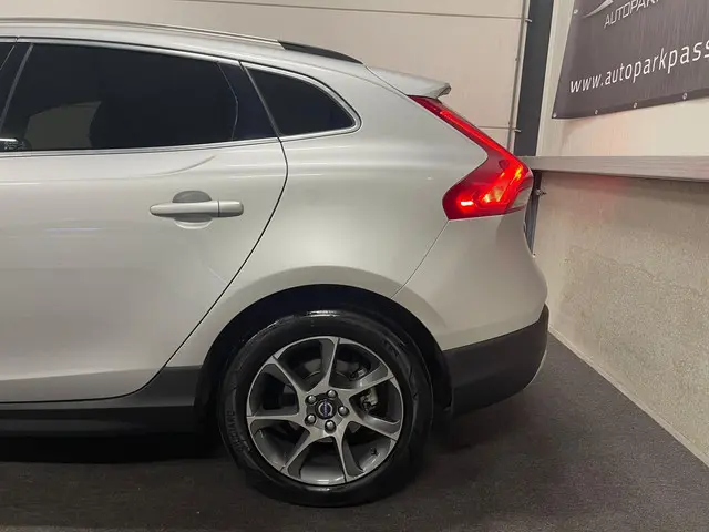 Volvo V40 3