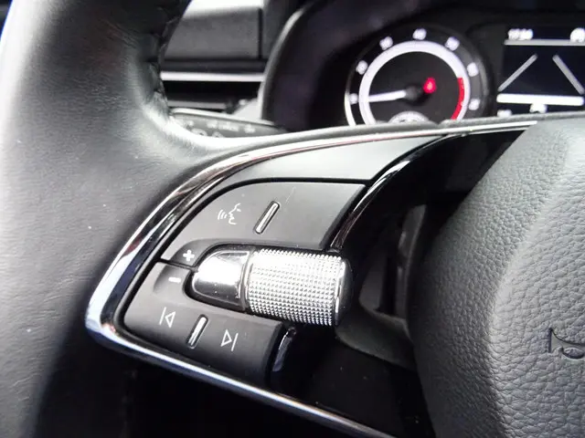 Škoda Kamiq 1.0 TSI Ambition 2021 Benzine 34