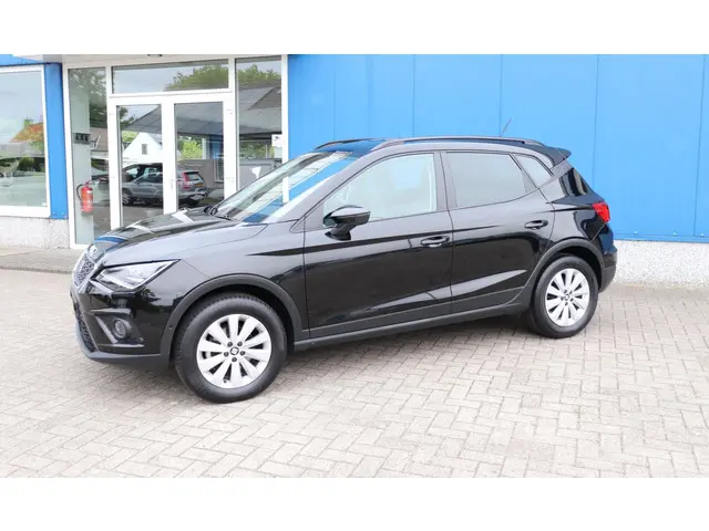 SEAT Arona 1.0 TSI Style Business Intense 2019 Benzine 2