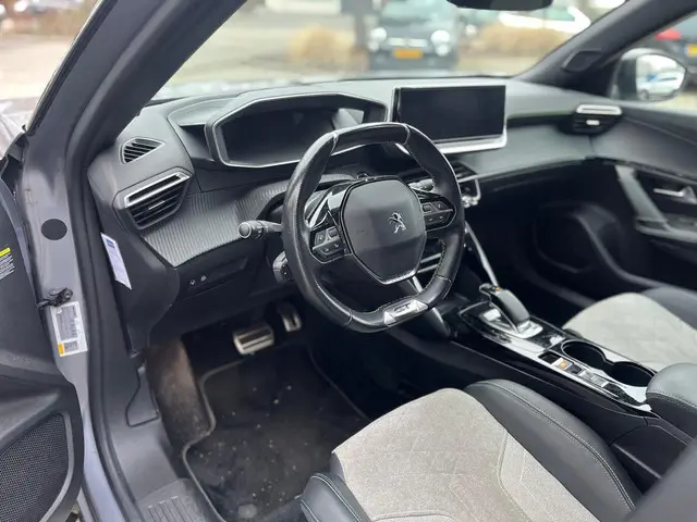Peugeot e-2008 EV GT 50 kWh 2020 Elektrisch 23