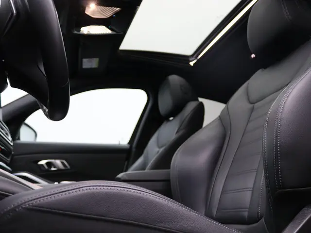 BMW 3 Serie Sedan 330e 2023 Hybride Benzine 11