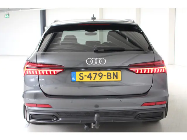 Audi A6 Avant 40 TFSI S-Line Competition 2023 Benzine 4