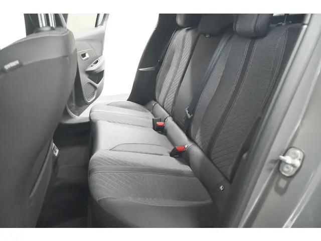 Peugeot 208 Hybrid 100 e-DCS6 Allure 2024 Benzine 31
