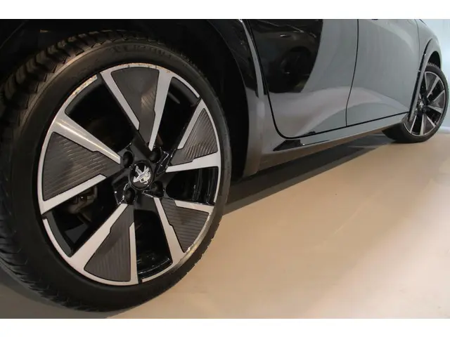 Peugeot e-208 EV GT Pack 50 kWh | PANO | 2022 Elektrisch 20