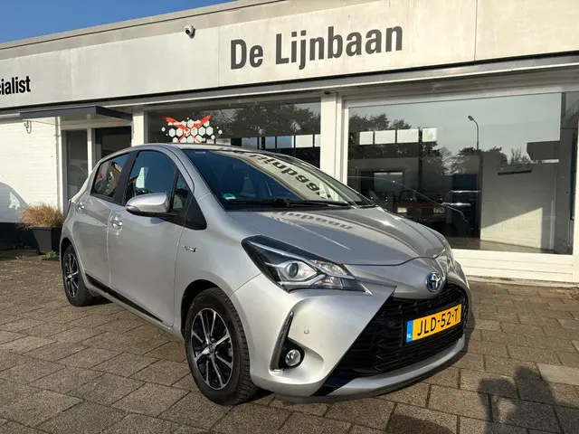 Toyota Yaris 1.5 Hybrid Design 2018 Hybride Benzine 7