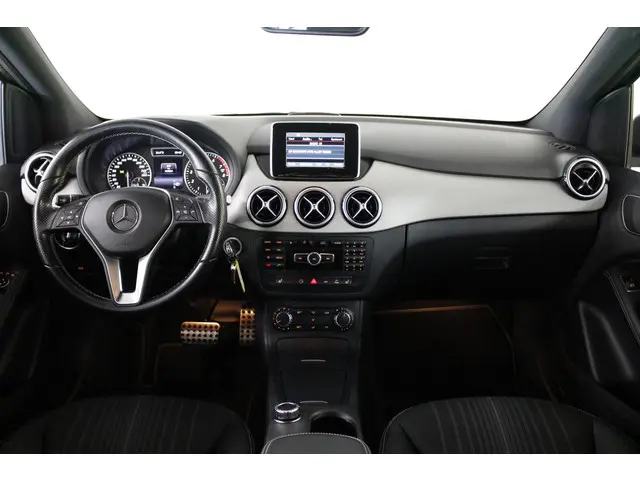 Mercedes-Benz B-Klasse 220 4Matic Ambition 2015 Benzine 4