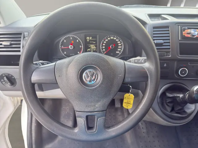 Volkswagen Transporter 2.0 TDI L2H1 2012 Diesel 11