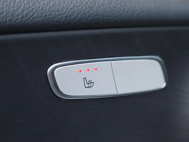 Mercedes-Benz E-Klasse 300 e 2020 Hybride Benzine 17