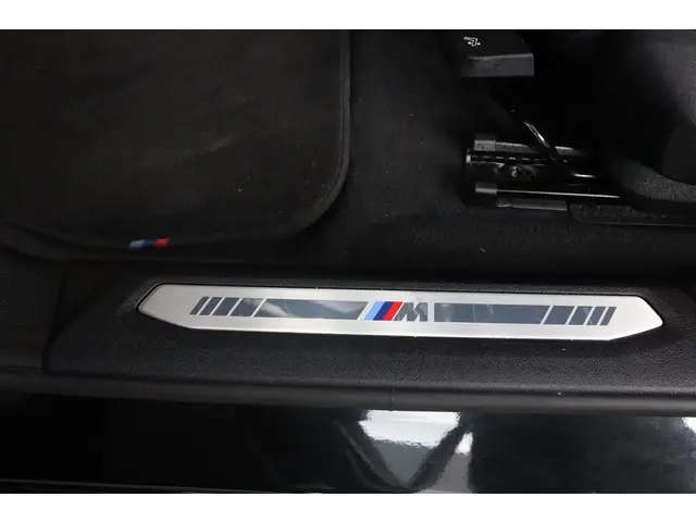 BMW 1 Serie 118i Business Edition 2022 Benzine 42